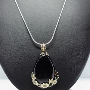 Sliver plated chain w/ black stone pendant